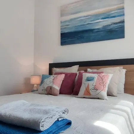 Seaview Harmony Apartment *