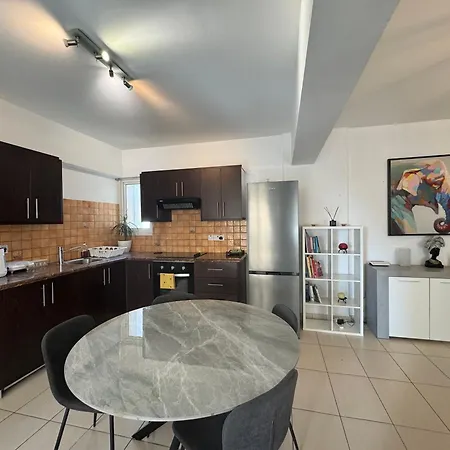 Seaview Harmony Apartment *